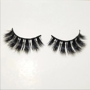 Custom mink lashes & premium virgin bundles 💗